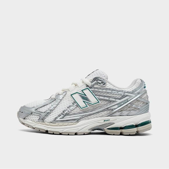 NEW BALANCE 1906R CASUAL SHOES